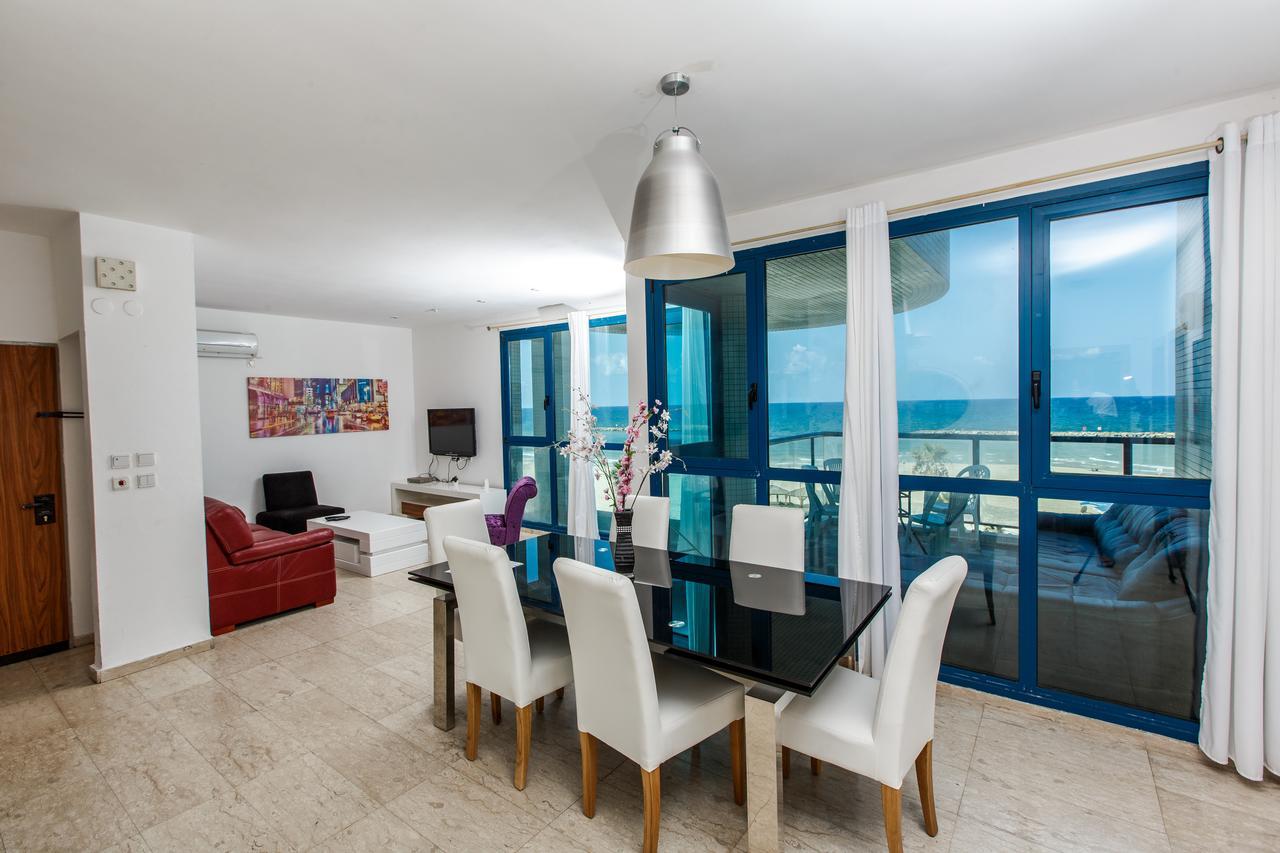 Ocean Front Apartments First Line To The Beach Tel Aviv Eksteriør bilde