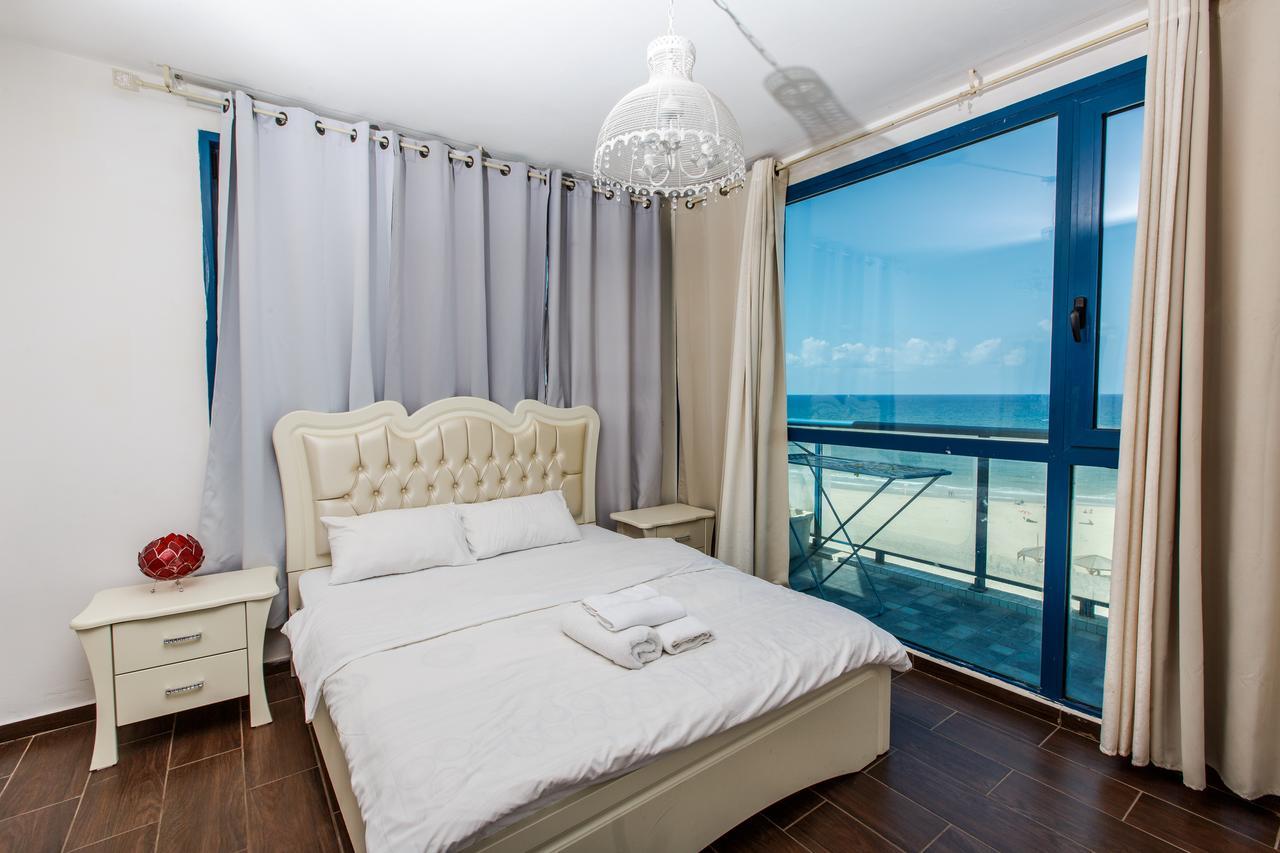 Ocean Front Apartments First Line To The Beach Tel Aviv Eksteriør bilde