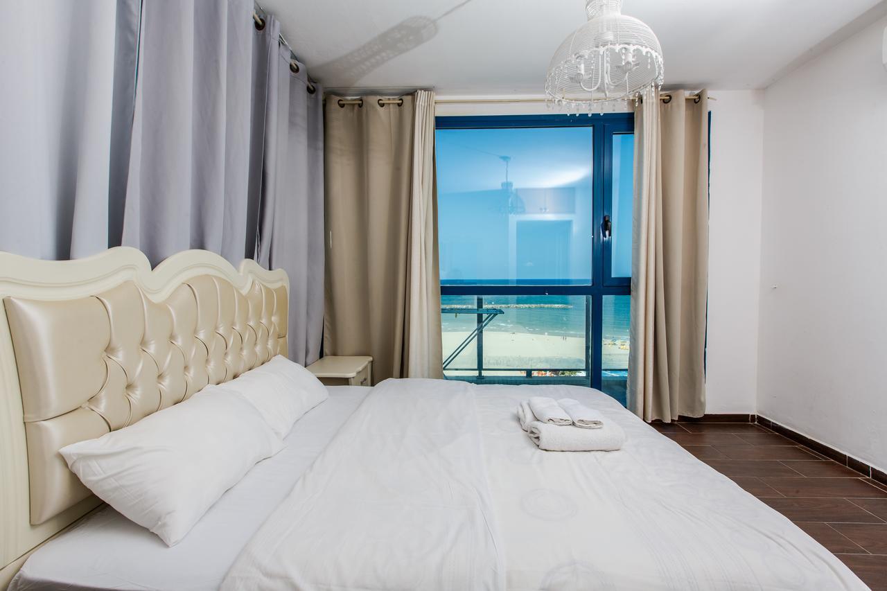 Ocean Front Apartments First Line To The Beach Tel Aviv Eksteriør bilde