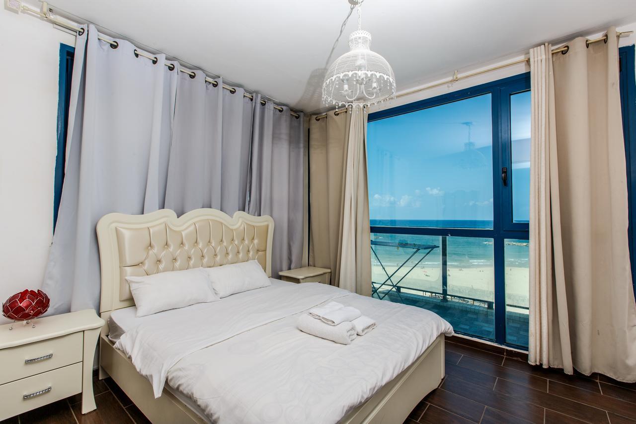 Ocean Front Apartments First Line To The Beach Tel Aviv Eksteriør bilde