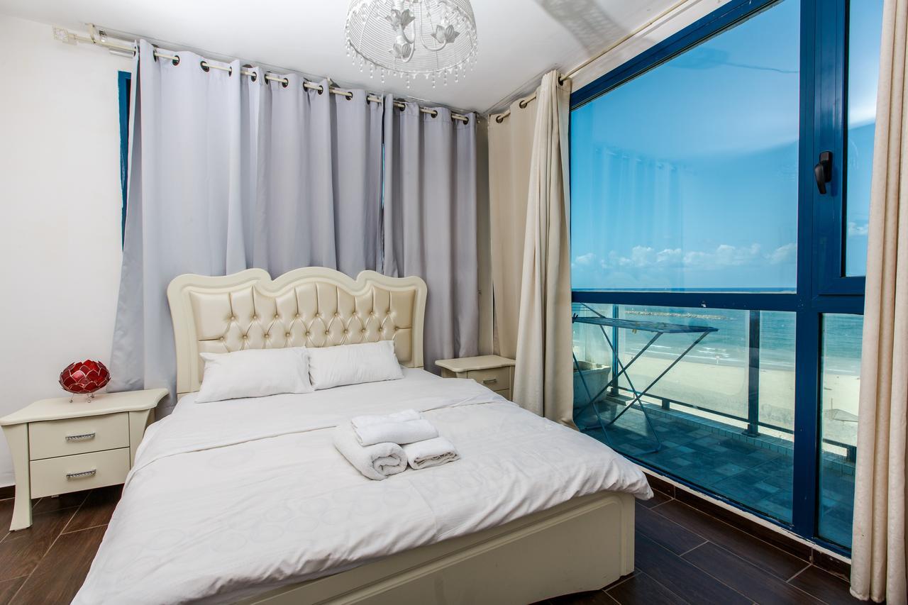 Ocean Front Apartments First Line To The Beach Tel Aviv Eksteriør bilde
