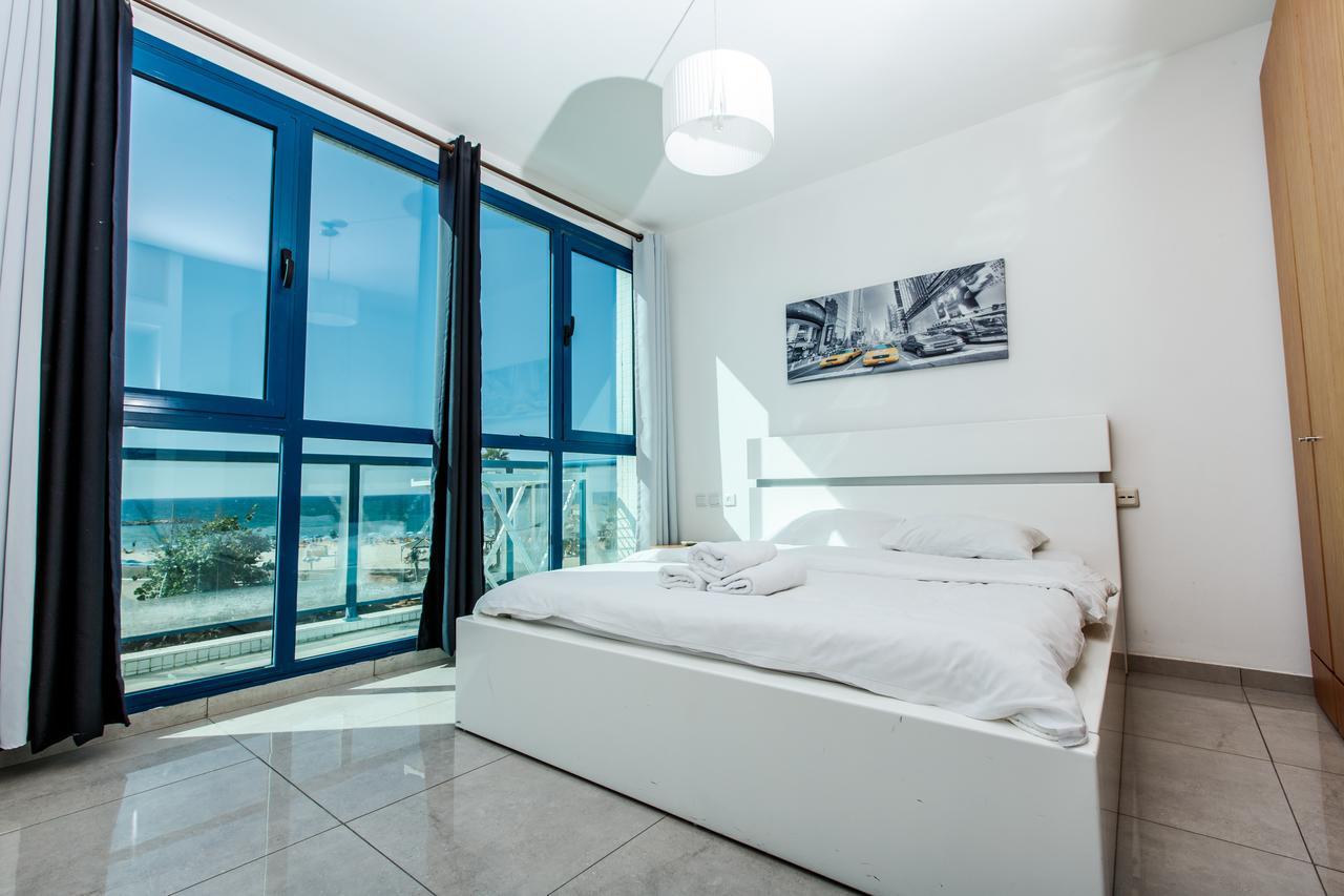 Ocean Front Apartments First Line To The Beach Tel Aviv Eksteriør bilde