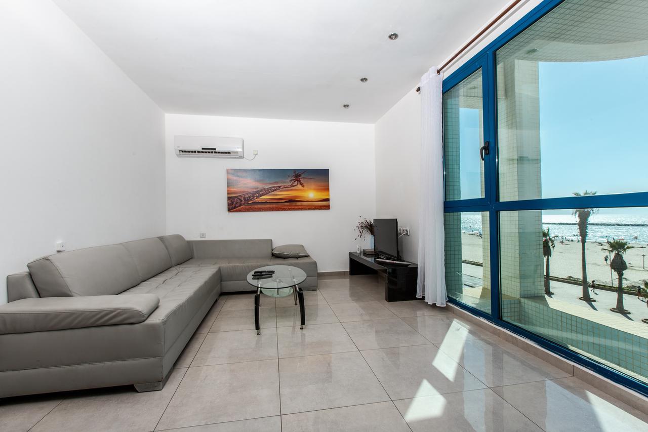 Ocean Front Apartments First Line To The Beach Tel Aviv Eksteriør bilde